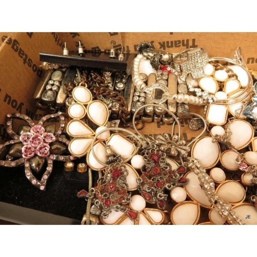 Sparkly All Rhinestone‎ Jewelry Lot Bundle - Picture 5 of 10